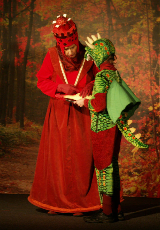 Alice's Adventures in Wonderland - Red Queen and Footman